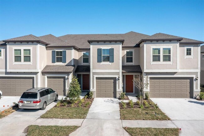 Photo - 31989 Blue Passing Loop