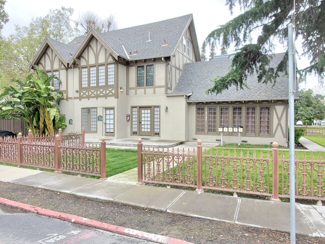 TheAlameda - TheAlameda Apartment Unit 3