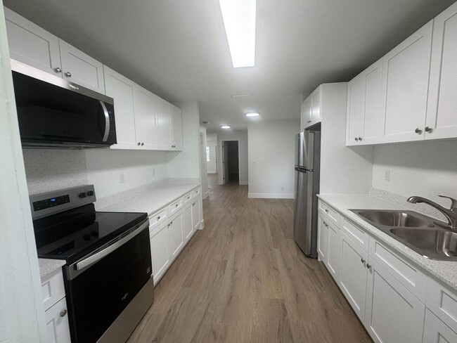 Building Photo - 108 Premiere LLC &amp; 128 Premiere LLC Rental