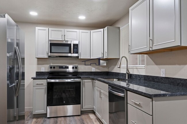 Photo - 138 Lynnwood Dr