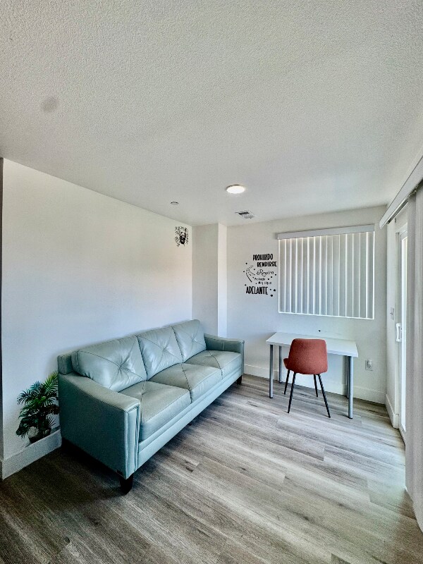 Photo - 217 E 29th St