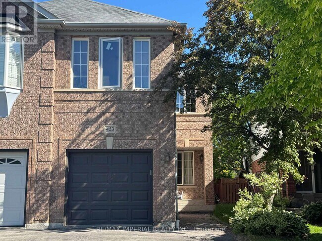 Photo - 453 Heddle Crescent