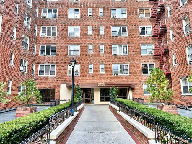 Photo - 480 Riverdale Ave Condo Unit #5U