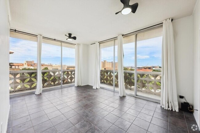 Building Photo - 1801 Lavaca St Unit 4D Rental