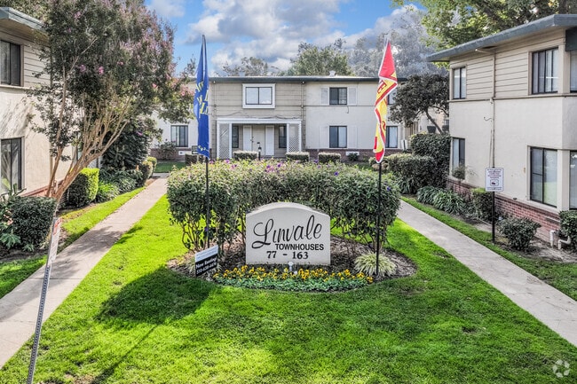 2Br, 2BA - 900SF Aerial