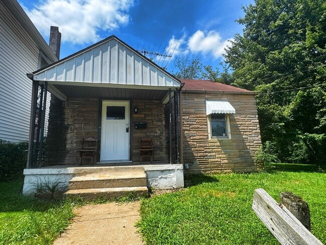 Building Photo - 2 Bedroom NE Canton Ranch for Rent Rental