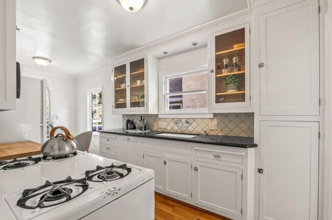 Photo - 910 Pine Ave