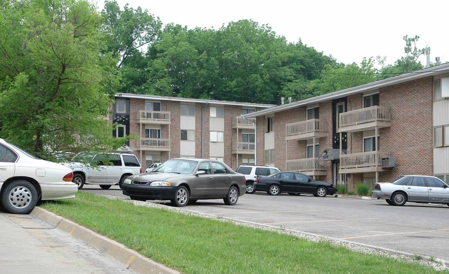 University Terrace Apartments - University Terrace Apartments