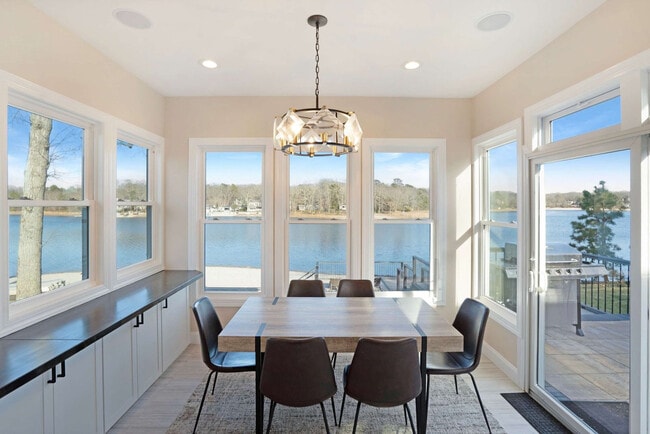 Photo - 187 Lakeside Trail Unit ID1429738P