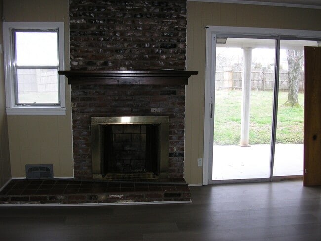 Photo - 382 Greenwood Ln