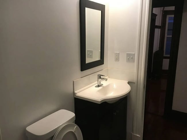 Bath - 4 Wilson Ave Unit #1