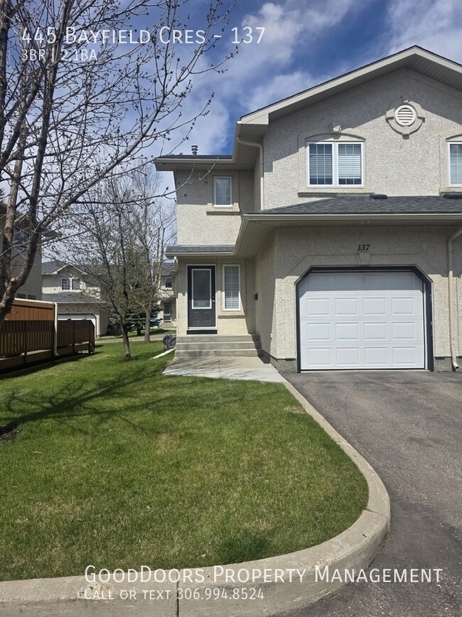 Building Photo - 445 Bayfield Crescent