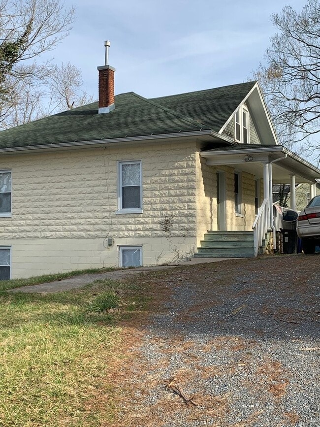 Photo - 215 N Lewis St Unit Main Level