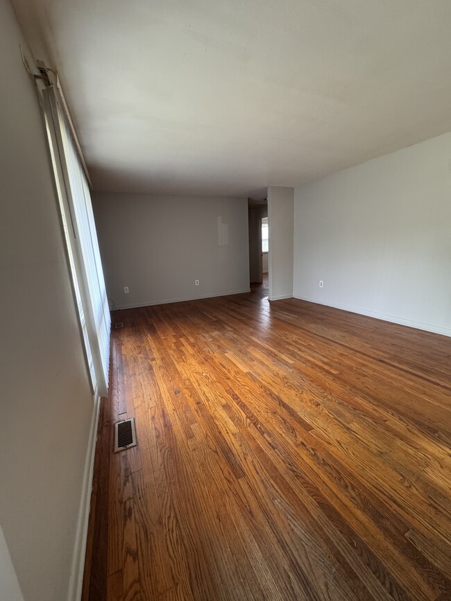 Photo - 301 S Eason Dr Unit 1