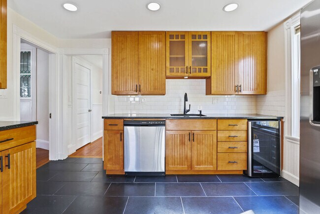 Photo - 30 Tuttle St Unidad 2