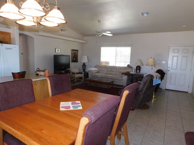 Photo - 3 BED 2 BATH IN ESTRELLA!