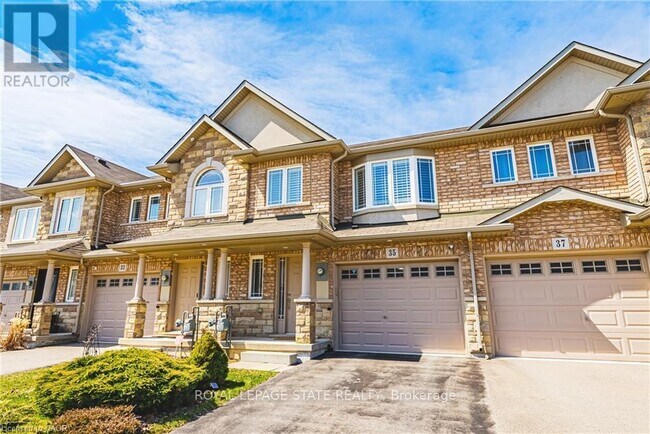 Photo - 35 Charleswood Cres