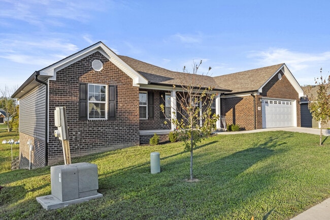 Photo - 240 Banyan Blvd