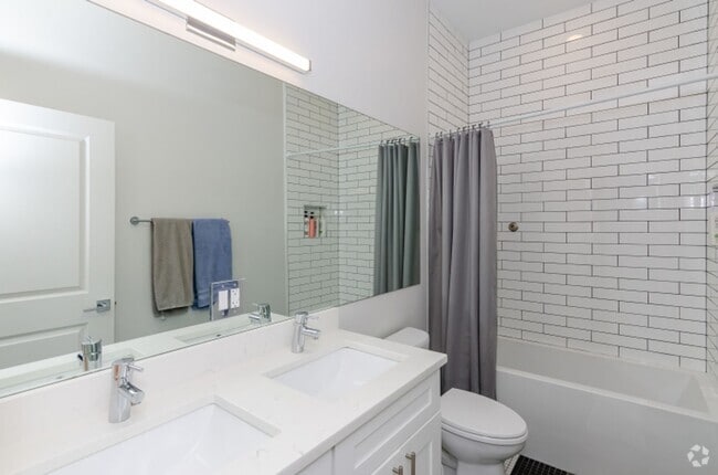 Building Photo - Recently Renovated 2 Bed 1 Bath in Great P... Unit 1012-2R (205) Rental