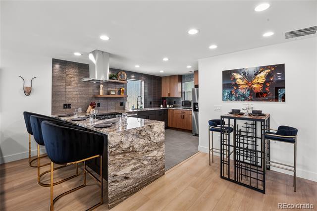 Photo - 550 S Franklin St