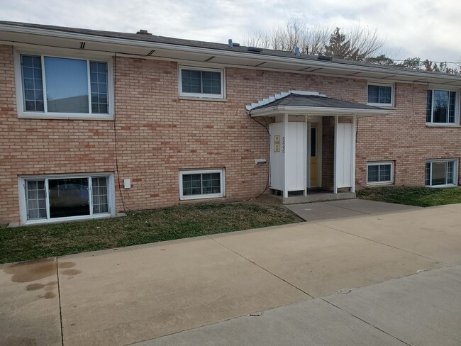 Building Photo - 526 30th Ave Unit 526 30th Ave -2-LEASE ONLY