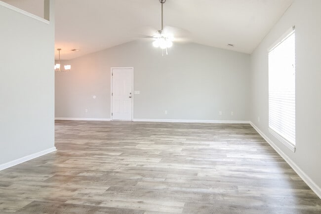 Photo - 652 New Stock Dr