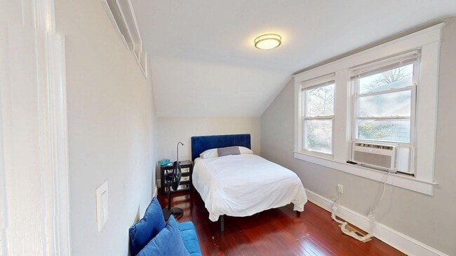 Photo - 1341 Franklin St NE