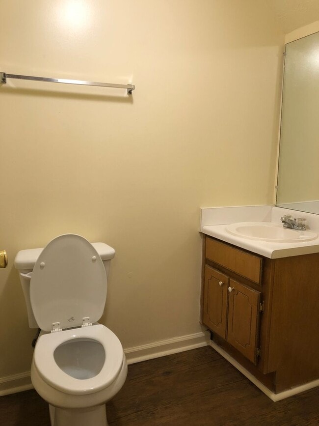 Photo - 2 Bedroom 1.5 Bath Townhouse in Flowery Br...