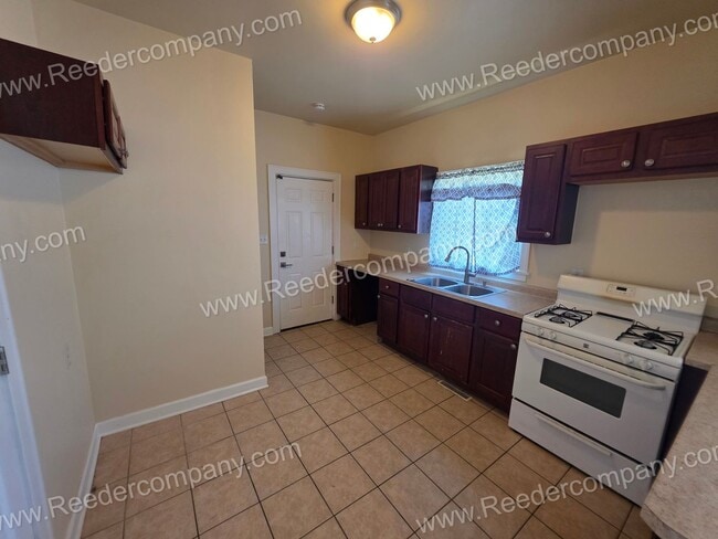 Photo - Spacious 2 bedroom house Second Month's rent free for First Responders