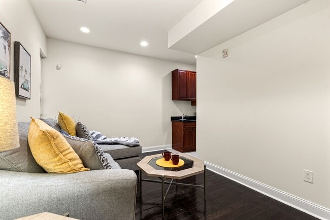 Building Photo - 1802 N 16th St Unit C