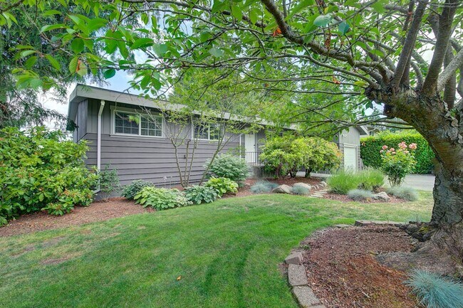 Photo - 5bd/2.5ba Edmonds Home