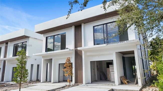 Photo - 11 SE 12th Ave