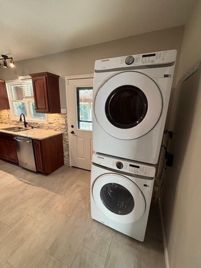 Photo - 290 N Cornwall Rd