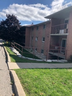 Building Photo - 980 Burnham St Unit 208