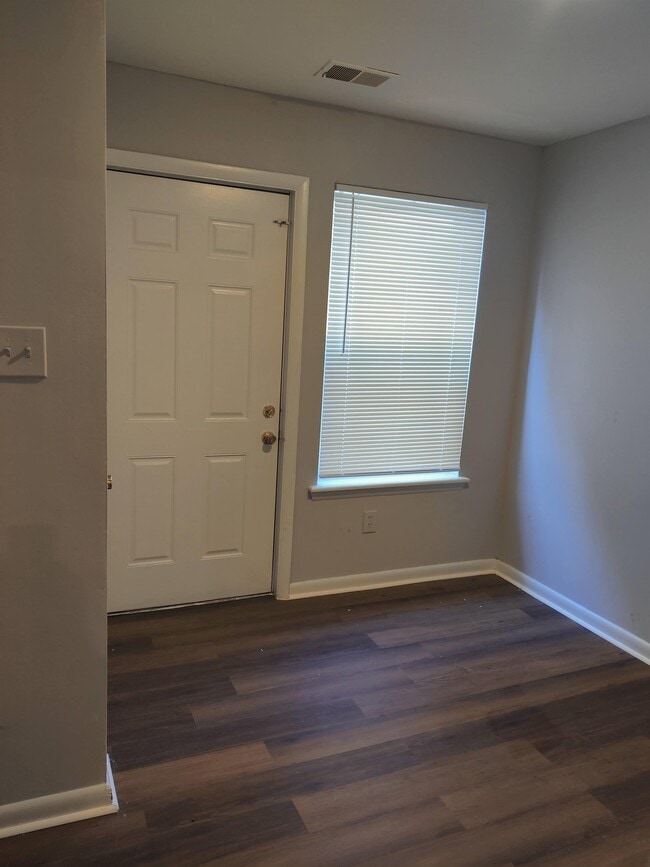 Building Photo - 906 N 42nd St