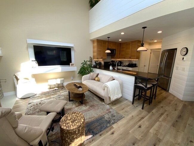 Photo - 217 Elm Ave Unit Rental