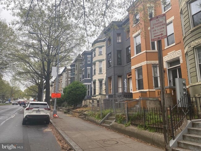 Building Photo - 5 Rhode Island Ave NW Unit 403