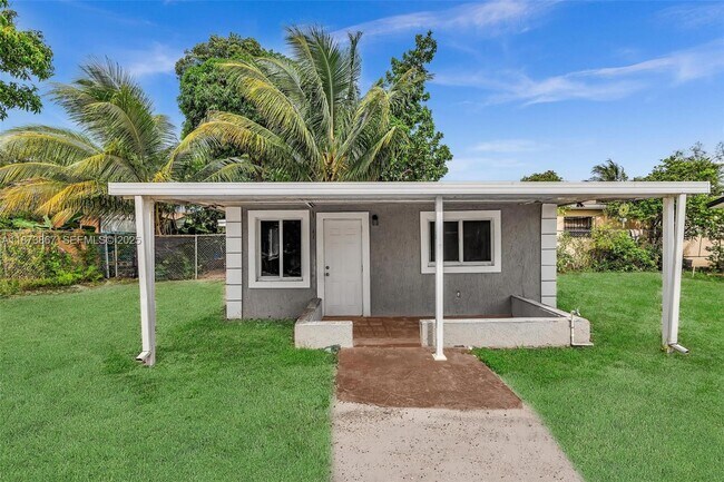 Building Photo - 921 NW 110th St Unit 1