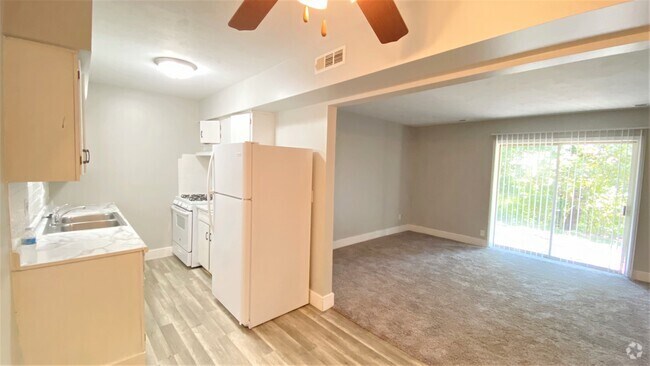 Kitchen 2x1 - Timbercrest Rental