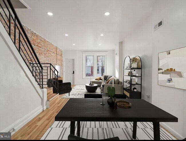 Photo - 2317 S Beulah St