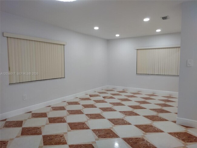 Photo - 265 NW 190th St