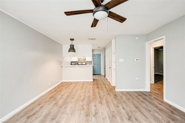Photo - 838 N Meadows Dr