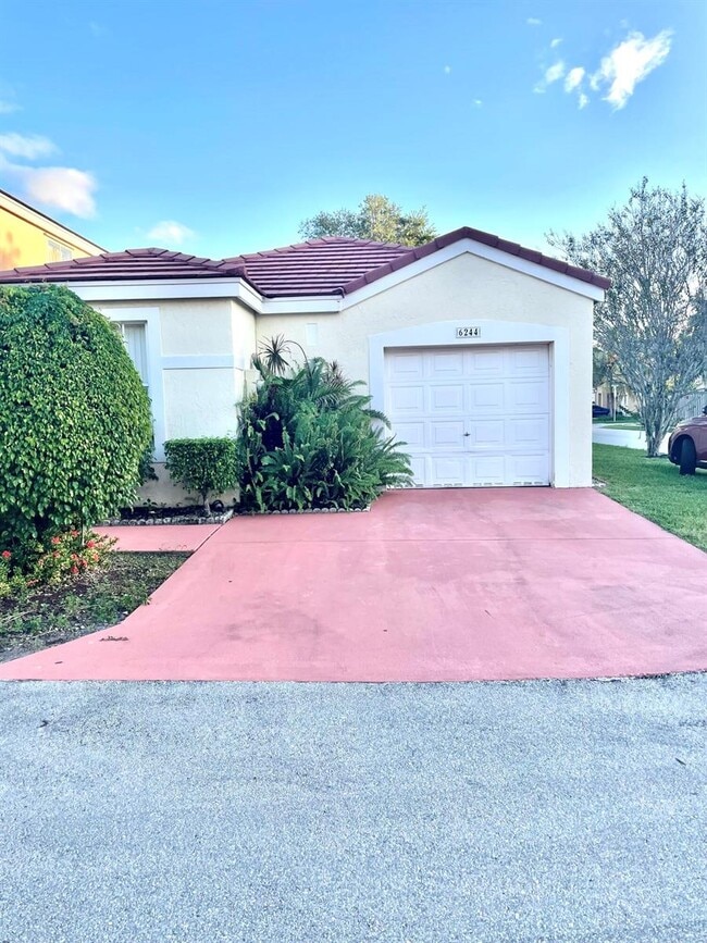 Building Photo - 6244 Seminole Ter Unit 6244