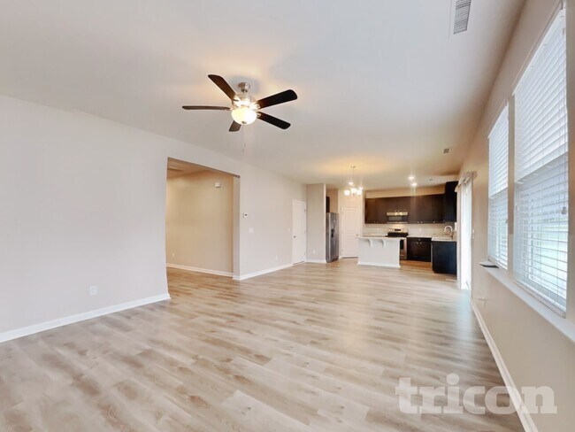 Photo - 923 Avondale Dr