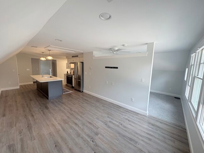 Building Photo - 17 Woodbridge Rd Unit 17 Woodbridge #3 Rental