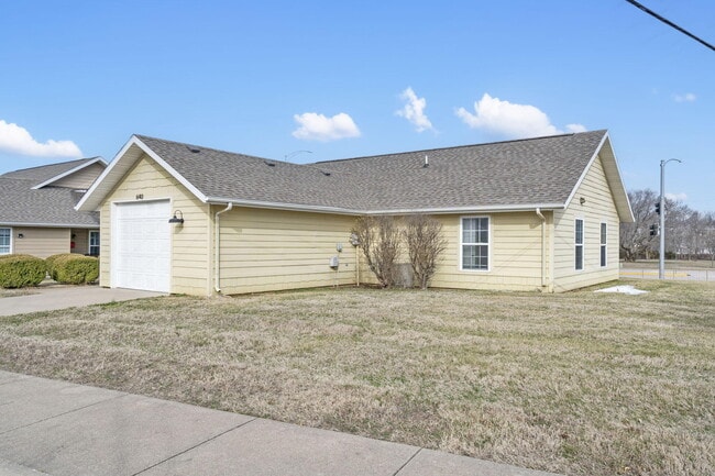 Photo - 640 E Sunset St