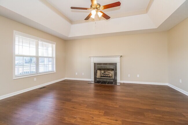 Photo - 304 Acorn Ct