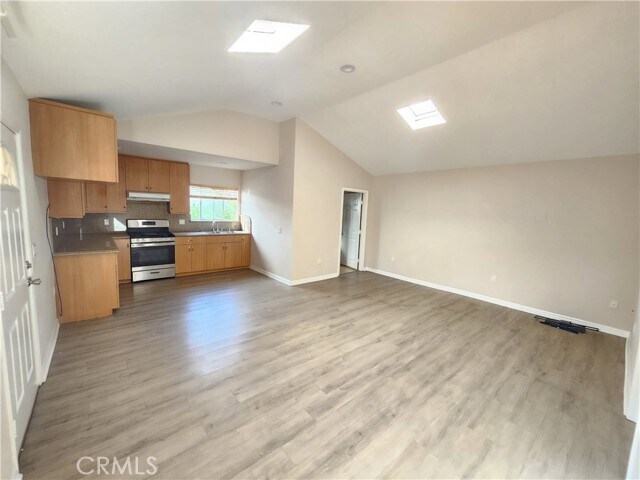 Building Photo - 7856 St Clair Ave Rental