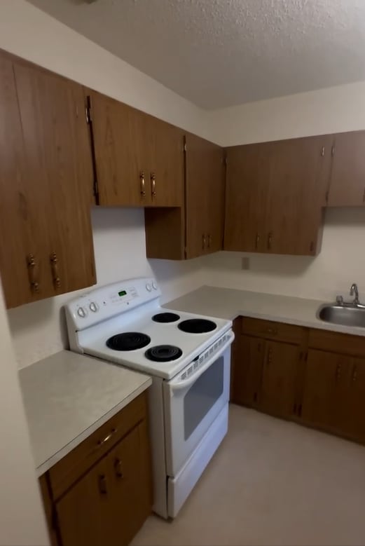 Photo - 10601-10100 100 St Unit 128