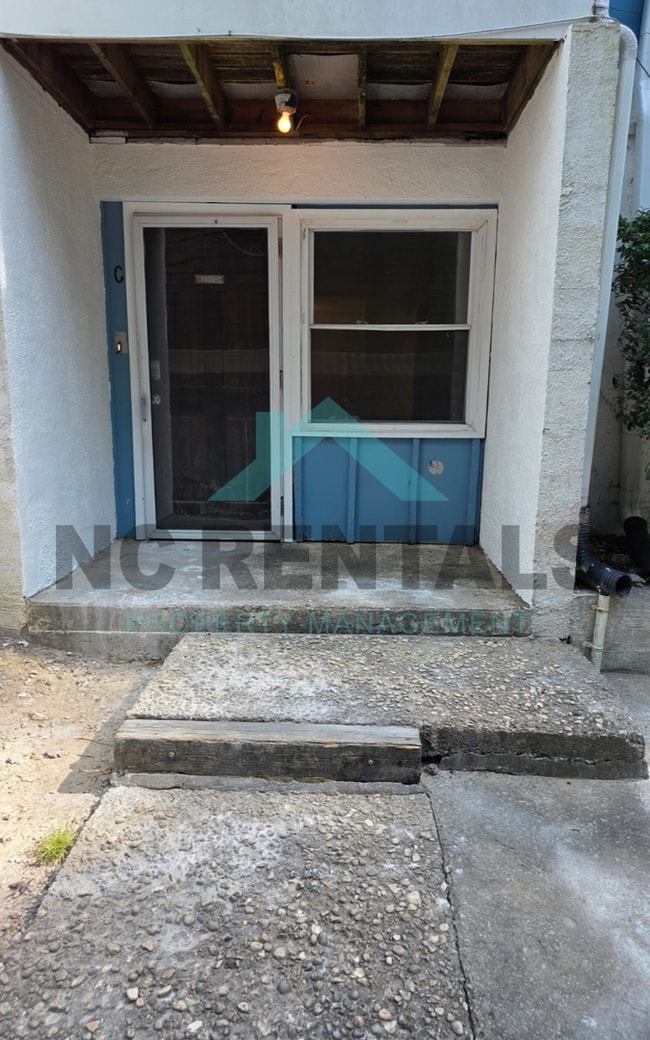 Building Photo - 7000 Longstreet Dr Unit C